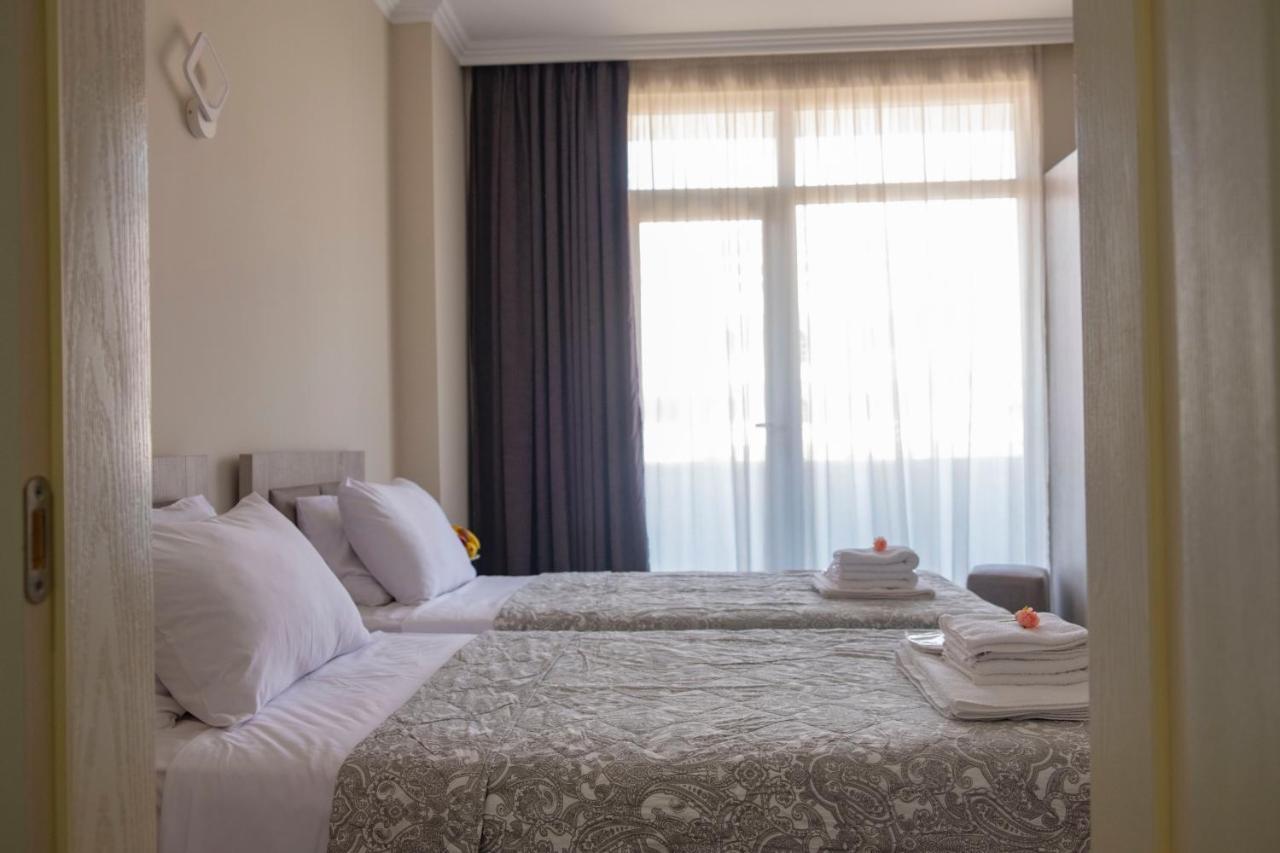 Art Hotel Batumi Exterior foto